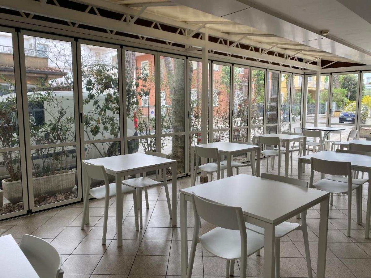 Hotel Modenese Риччоне Экстерьер фото