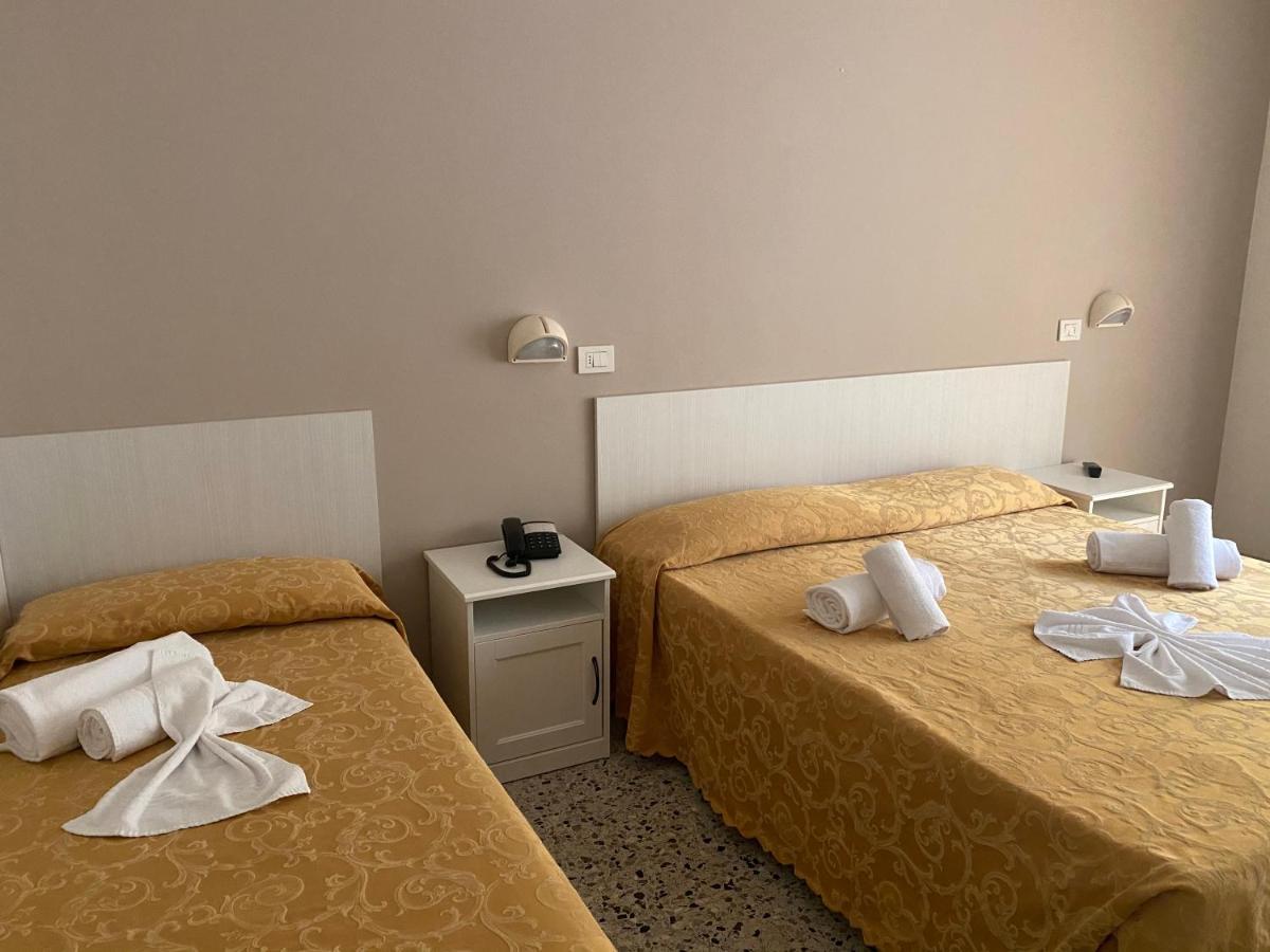 Hotel Modenese Риччоне Экстерьер фото