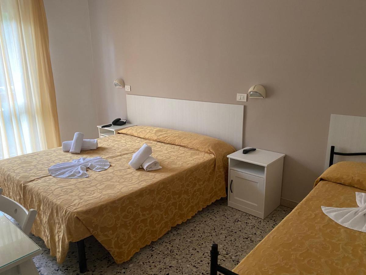Hotel Modenese Риччоне Экстерьер фото