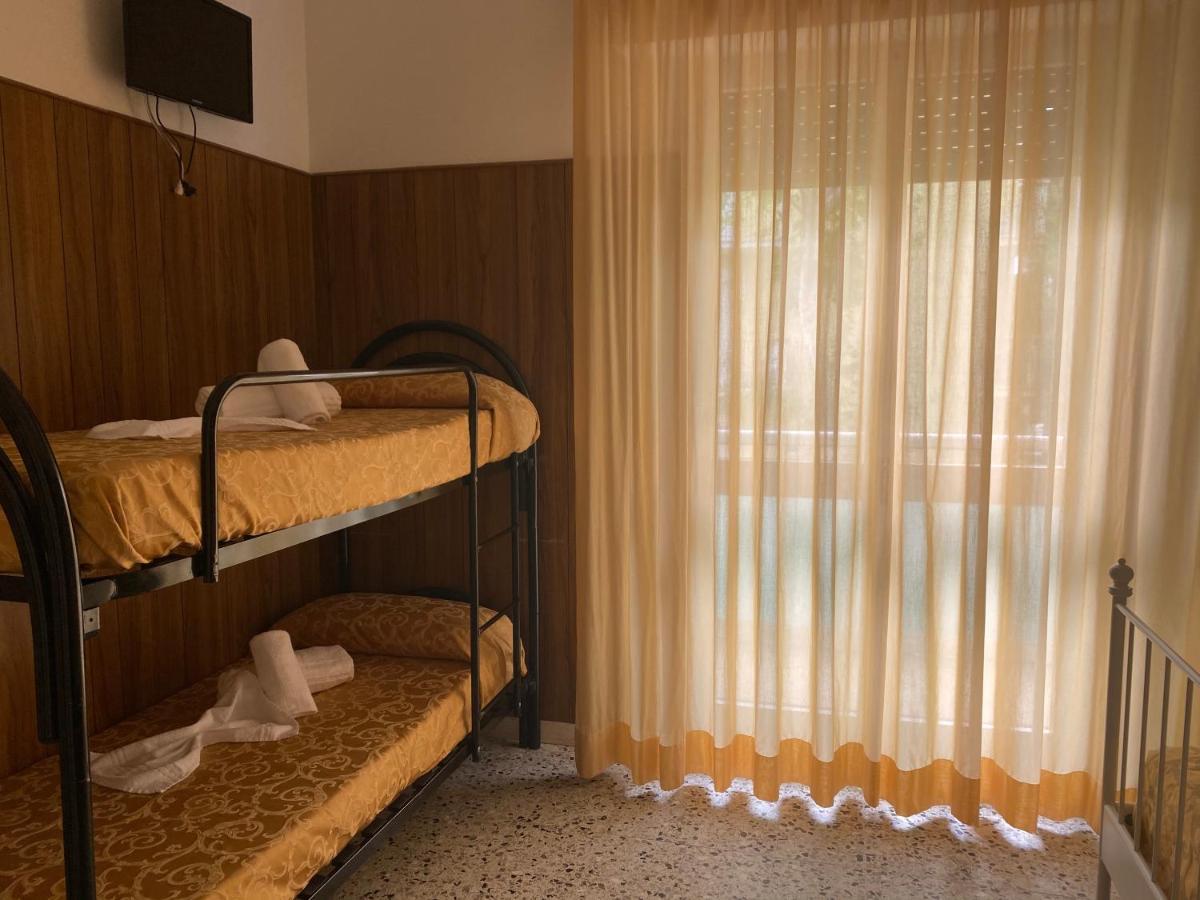 Hotel Modenese Риччоне Экстерьер фото