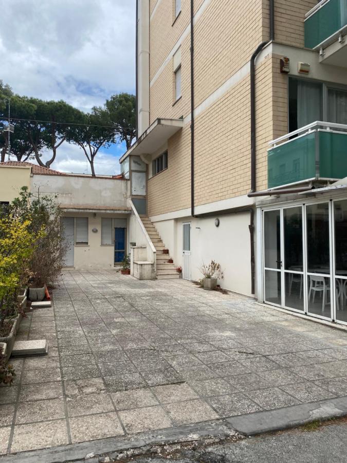 Hotel Modenese Риччоне Экстерьер фото