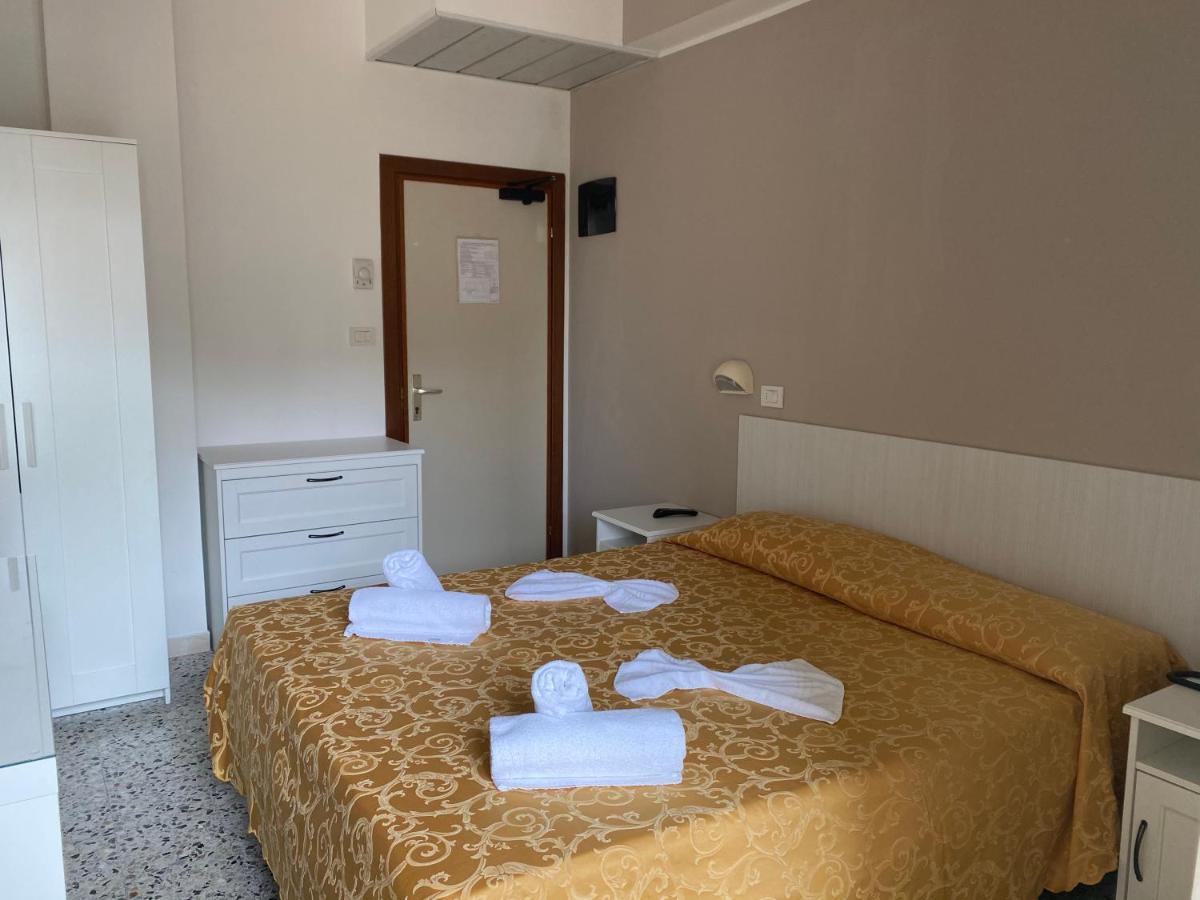 Hotel Modenese Риччоне Экстерьер фото