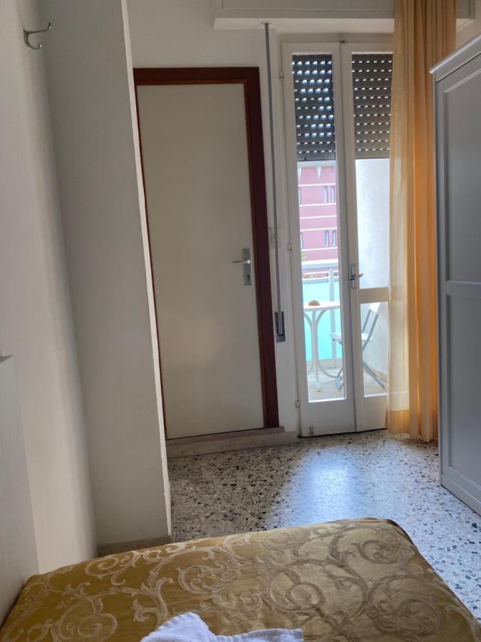 Hotel Modenese Риччоне Экстерьер фото