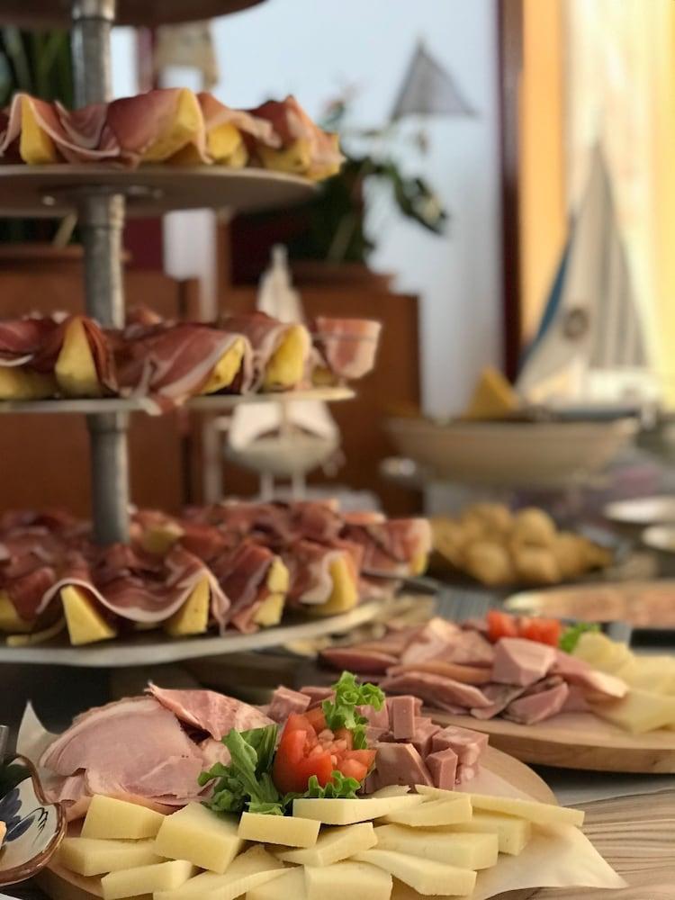 Hotel Modenese Риччоне Экстерьер фото