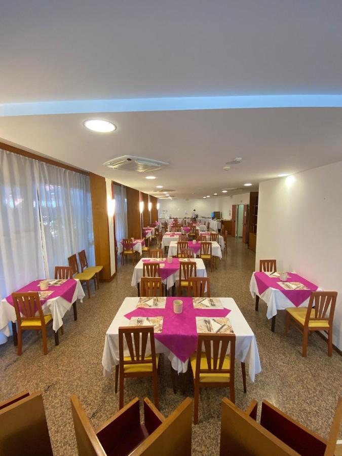 Hotel Modenese Риччоне Экстерьер фото